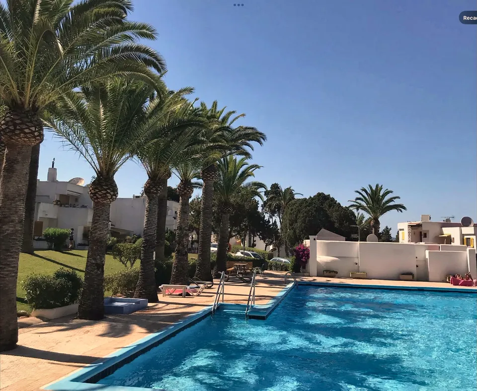 Planta Baja Con Terraza En Siesta
