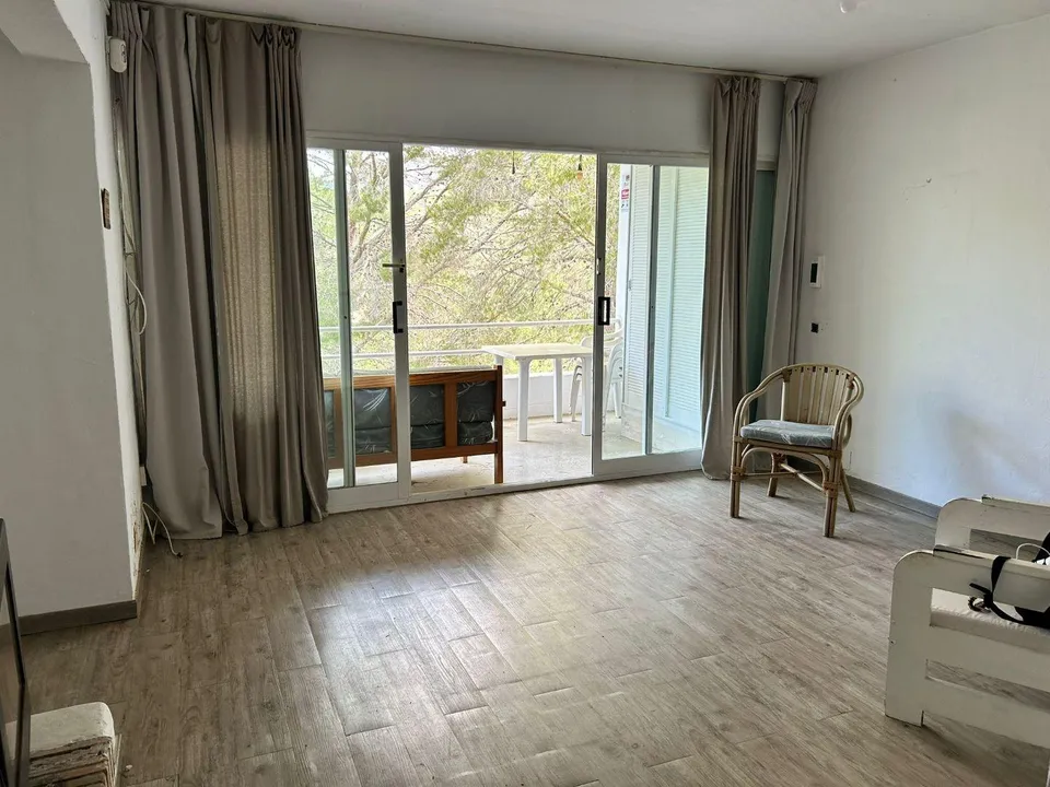 Apartamento de 74 m² con 2 dormitorios y terraza en Cala Vadella